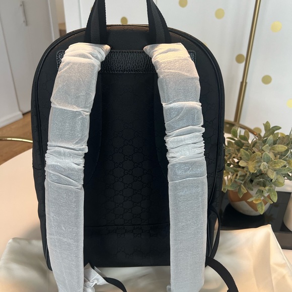 𝐍𝐄𝐖 Gucci Nylon backpack🎒perfect for back to school!! - Picture 3 of 5